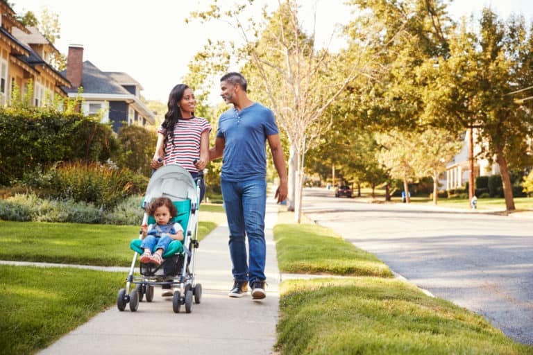 Best Stroller for Tall Parents: No More Stooping and Stumbling
