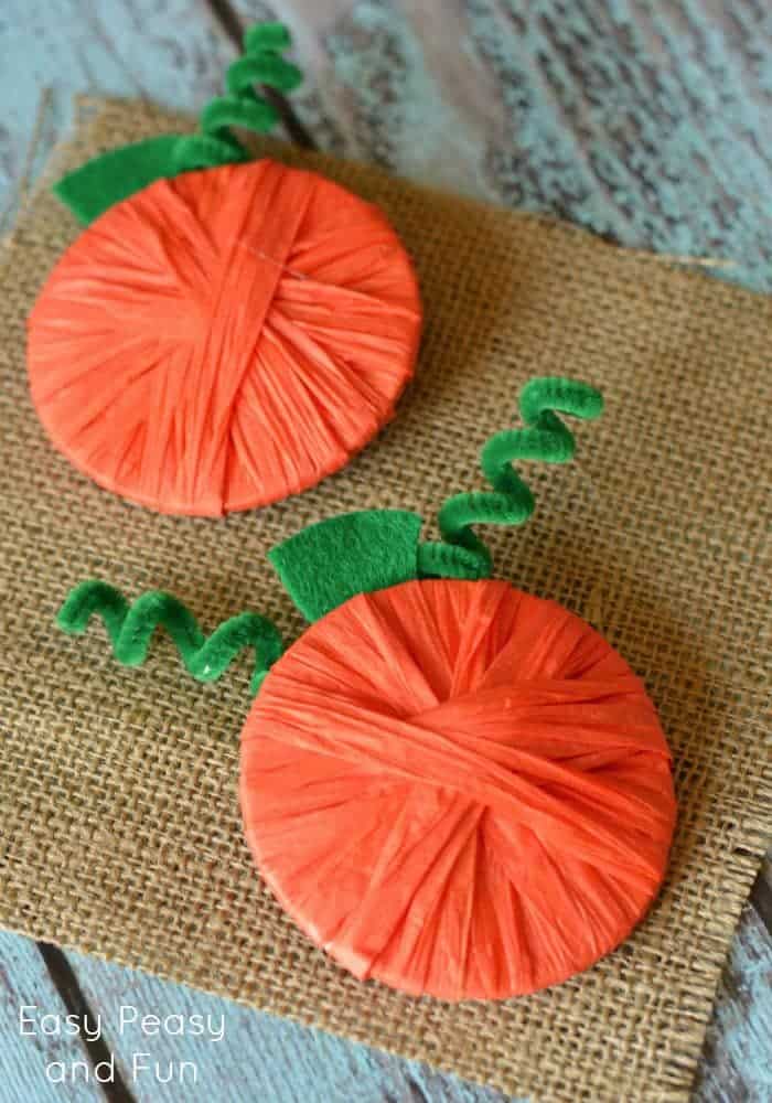 21 Quick & Easy Pumpkin Crafts For Kids To Make 32