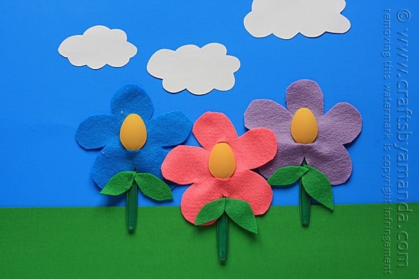 20 Fabulous Felt Crafts For Kids: Simple and Budget-Friendly 33