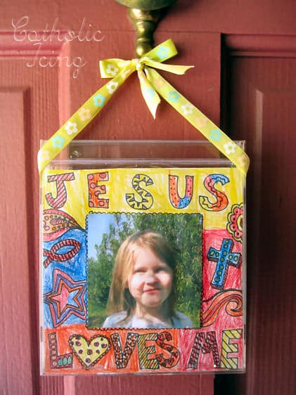 25 Quick And Easy DIY Picture Frame Crafts For Kids 22