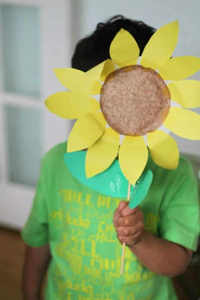 20 Creative Sunflower Crafts for Kids 12