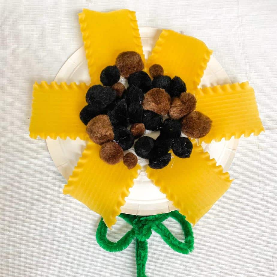 20 Creative Sunflower Crafts for Kids 16