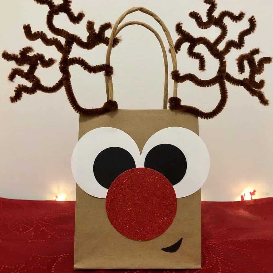 25 Adorable Reindeer Crafts for Kids They'll Love 21