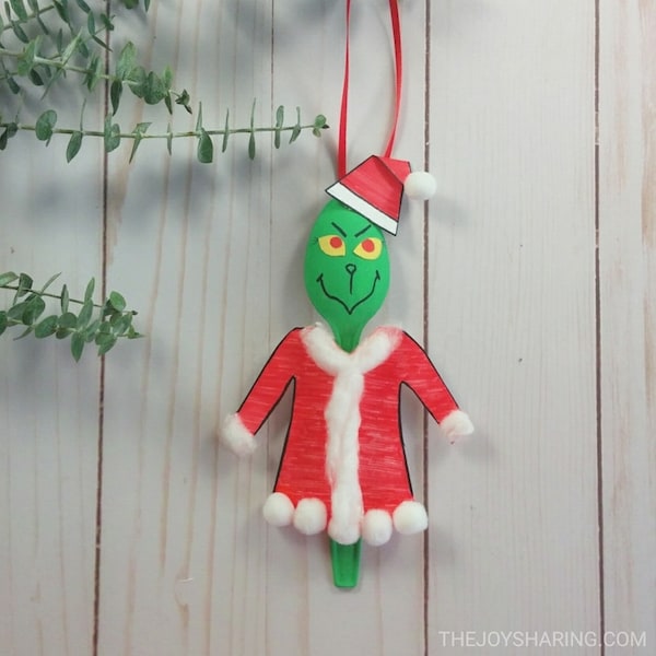 20 Must-Make Grinch Crafts for Kids That They'll Love 8
