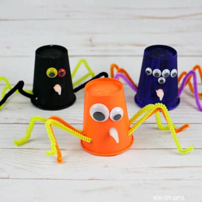 15 Fun Glow in the Dark Crafts for Kids That They'll Love 13
