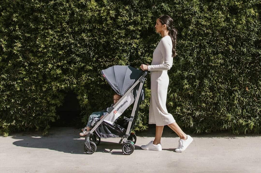 woman-walking-with-G-LUXE-stroller