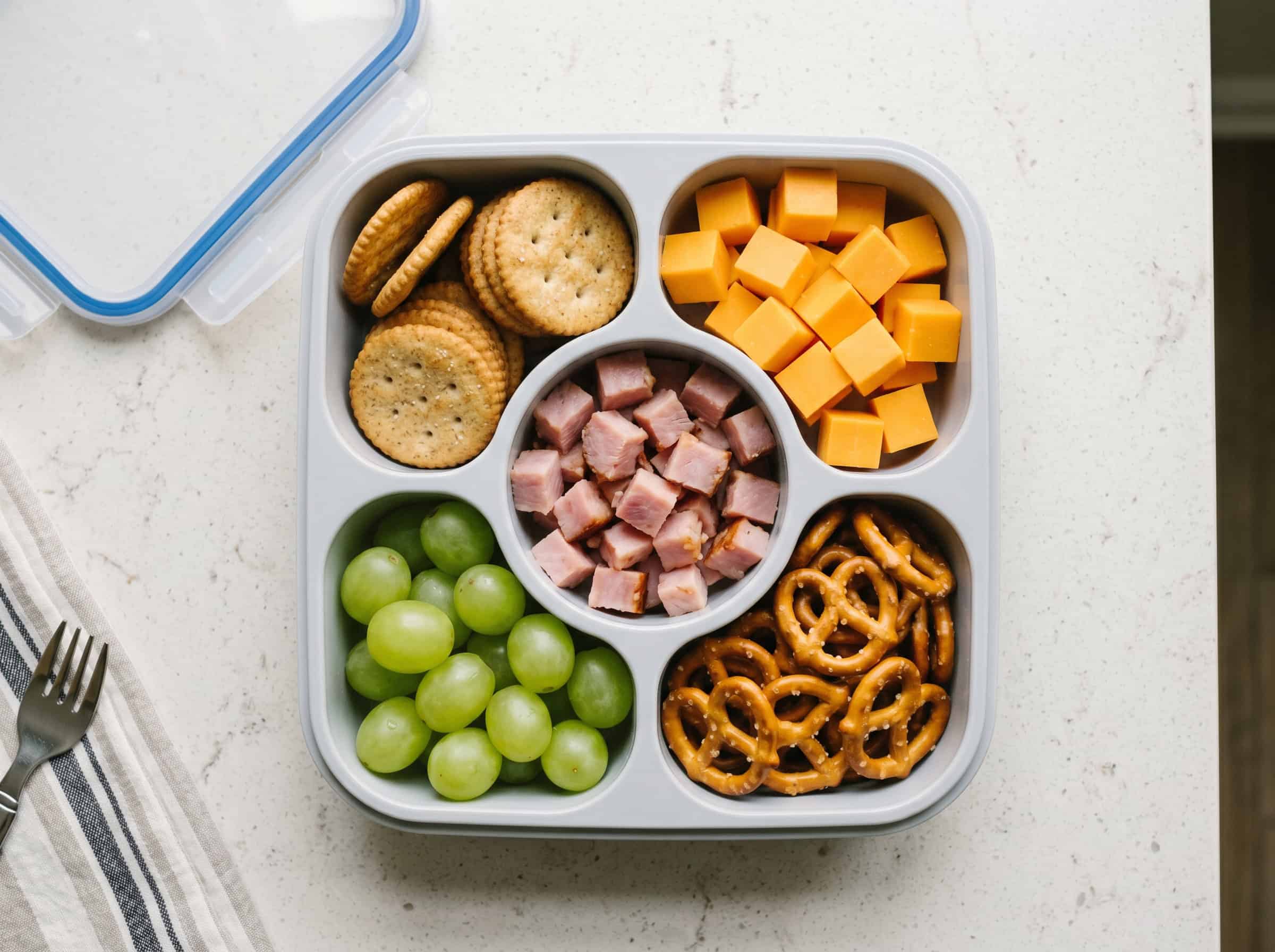 DIY Lunchable Cracker Stacker Box