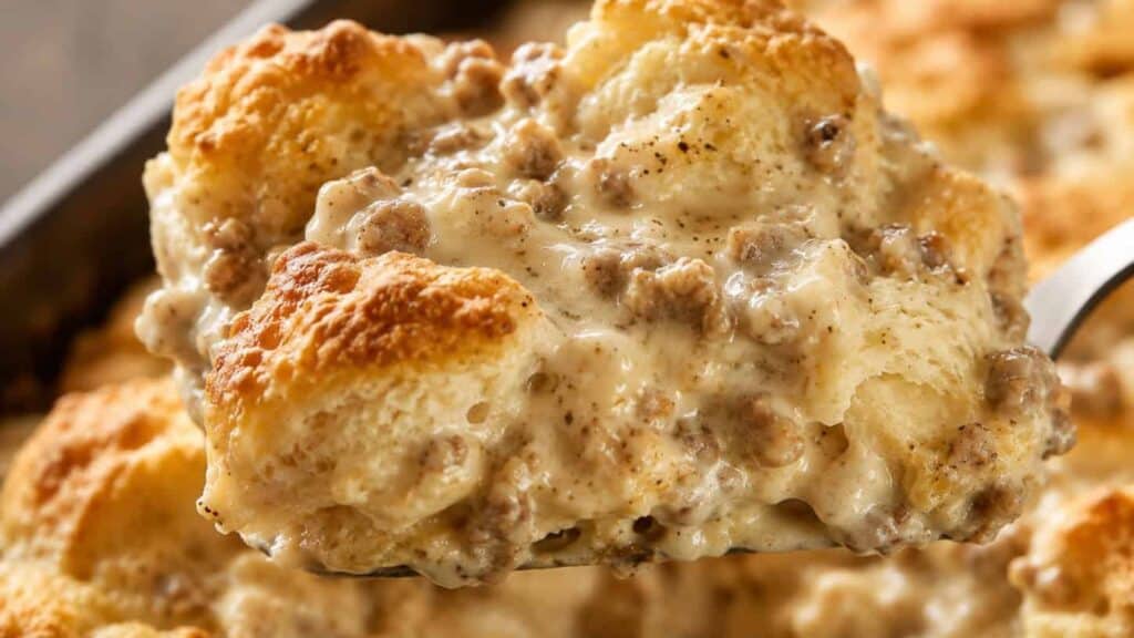15 Biscuits and Gravy Breakfast Casseroles for Slow Weekend Mornings