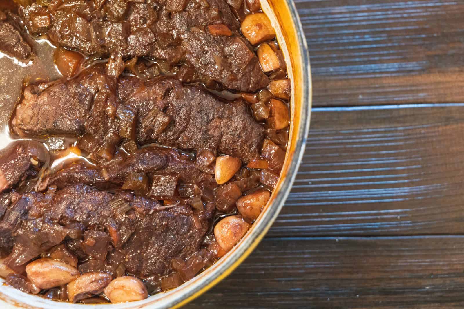 Beef short ribs in red wine and thyme