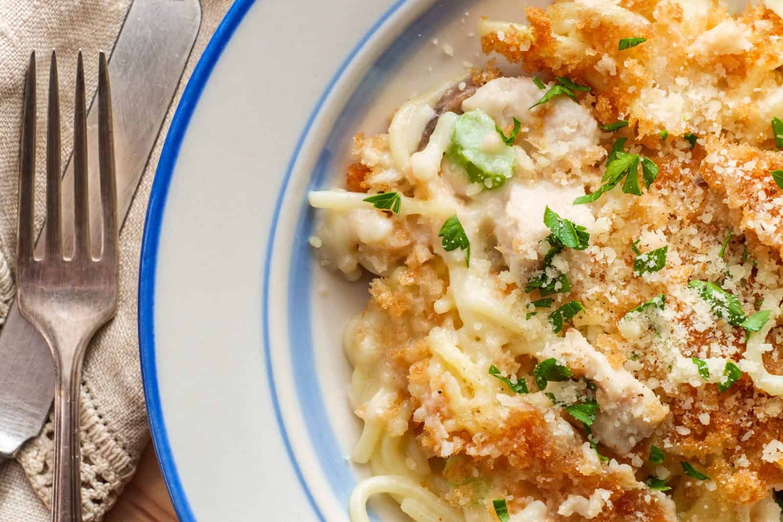 25 Dump-and-Bake Casserole Recipes for Busy Moms 68 Chicken alfredo casserole