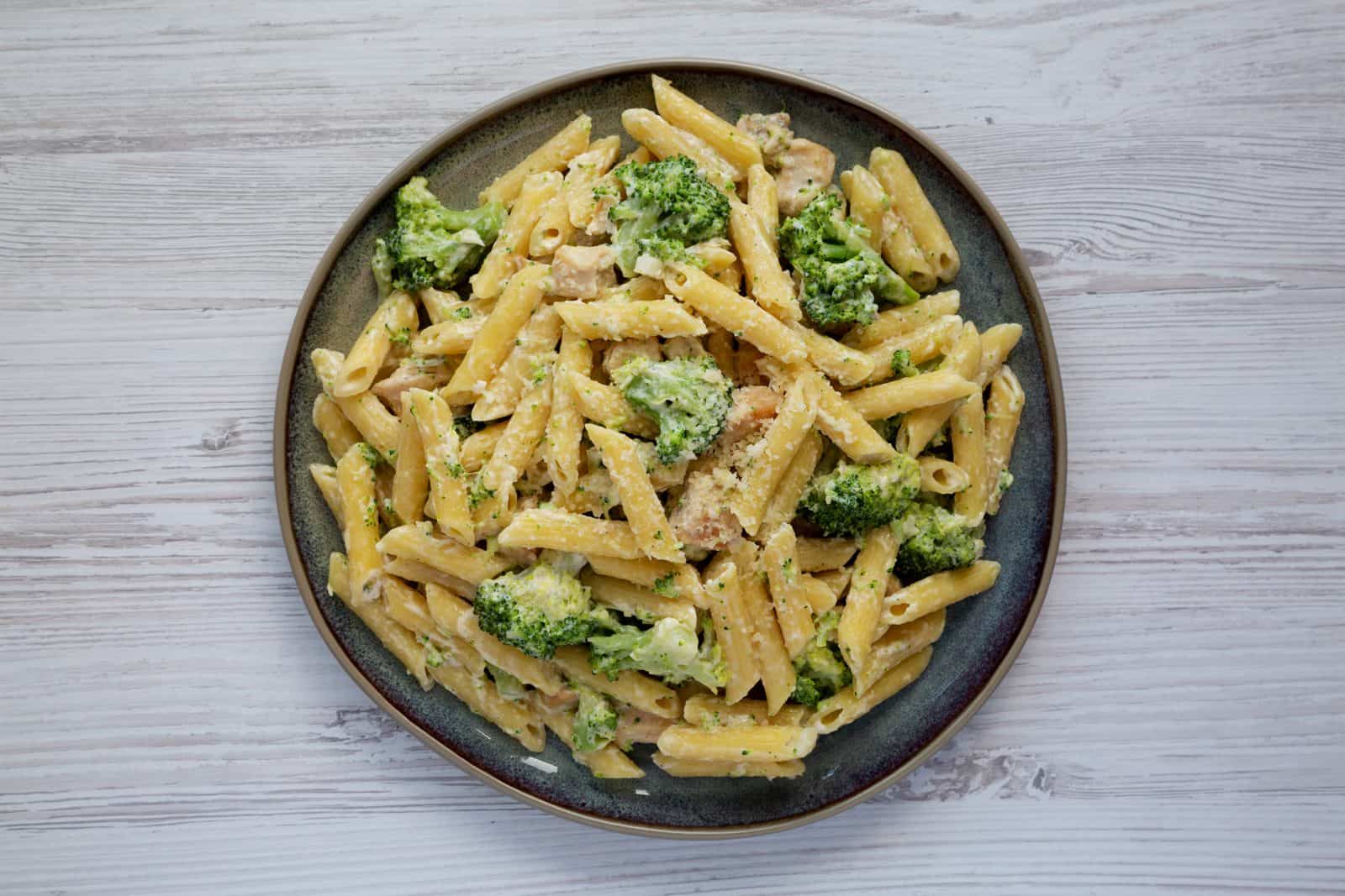 15 One-Pan Chicken Dinners for the Witching Hour 11 Chicken alfredo