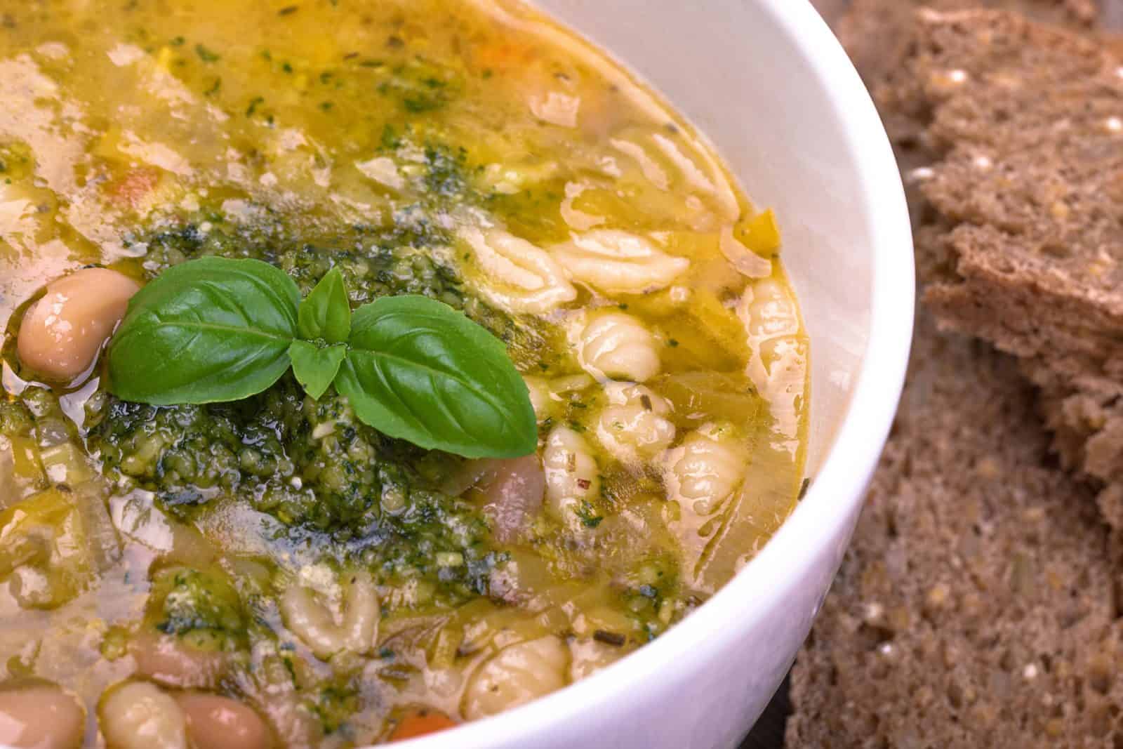 20 Copycat Olive Garden Recipes to Make at Home 46 Minestrone soup