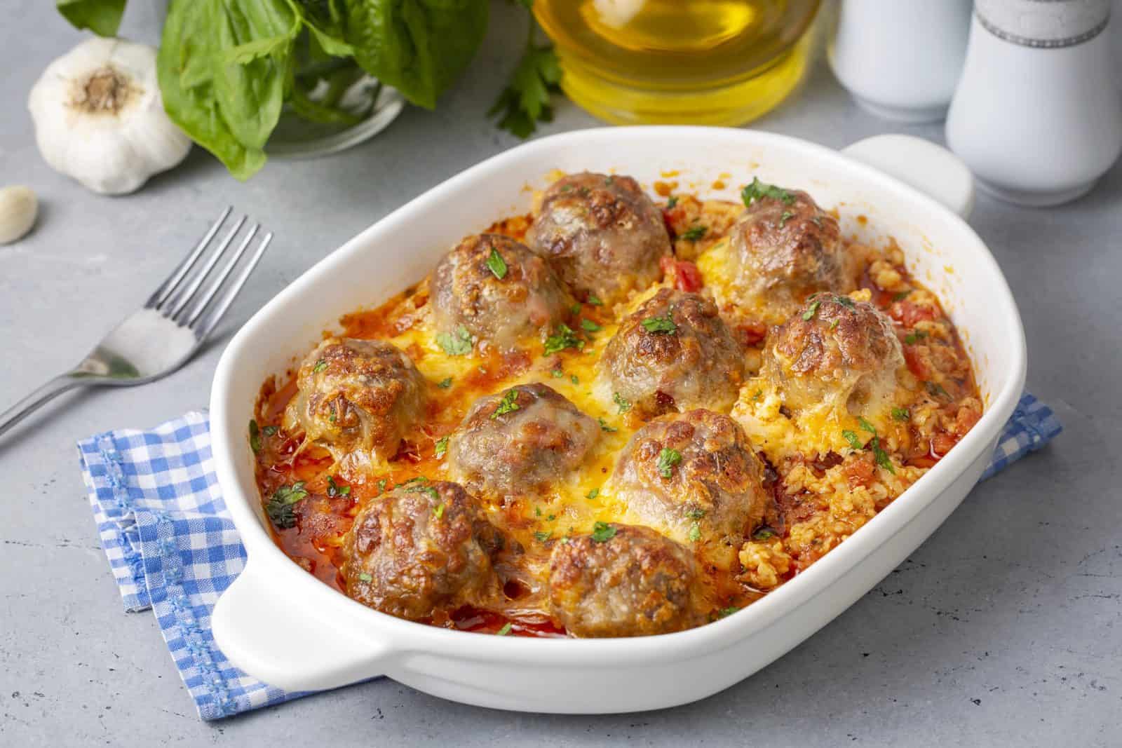 Meatball marinara casserole dinner