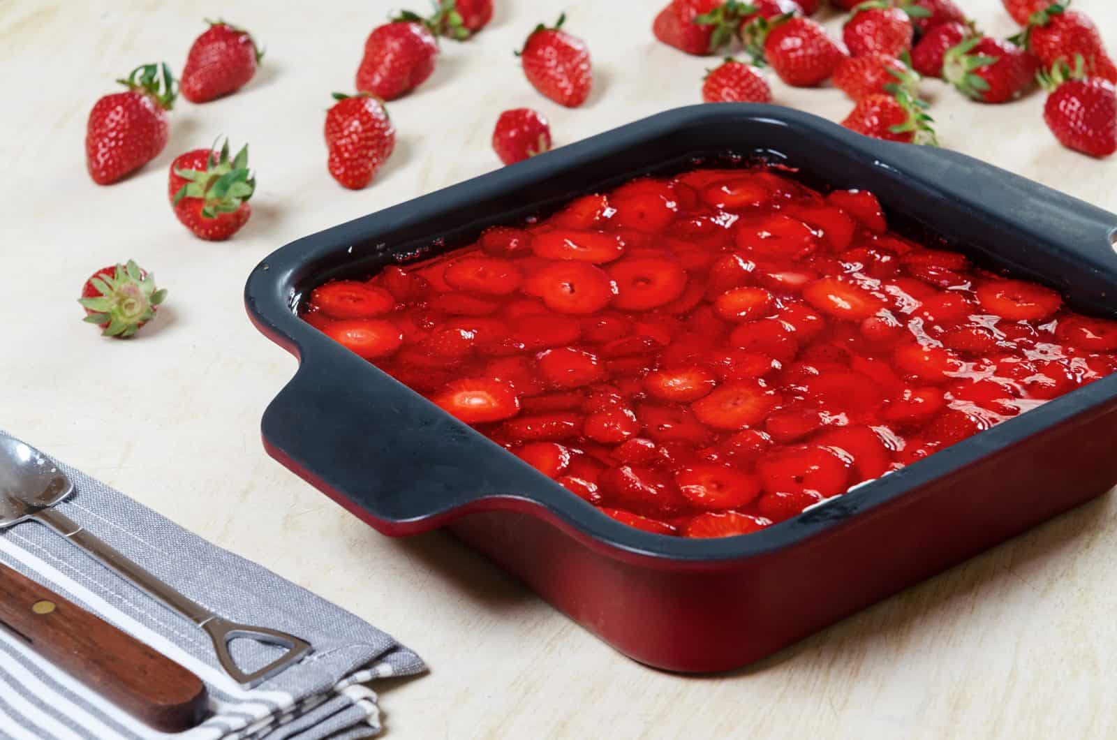 Strawberry pretzel salad