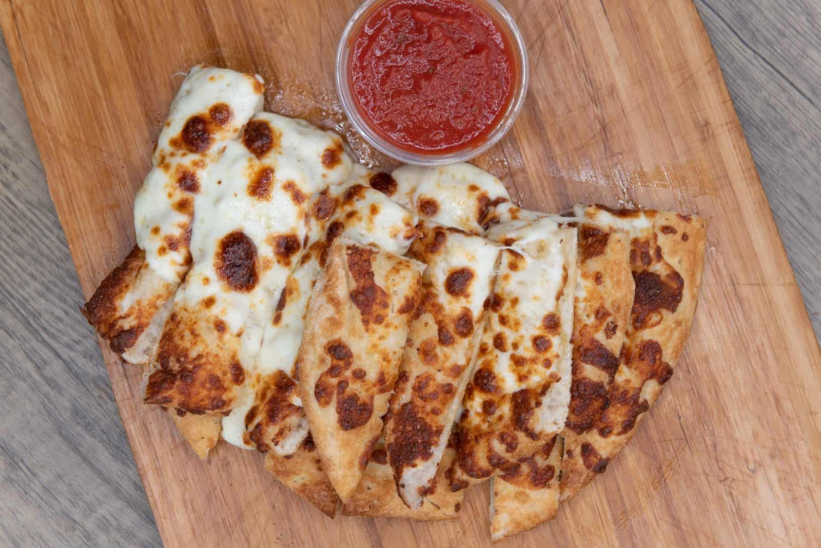 20 Fun and Easy School Lunch Snacks Your Kids Will Actually Eat 8 Garlic breadstick