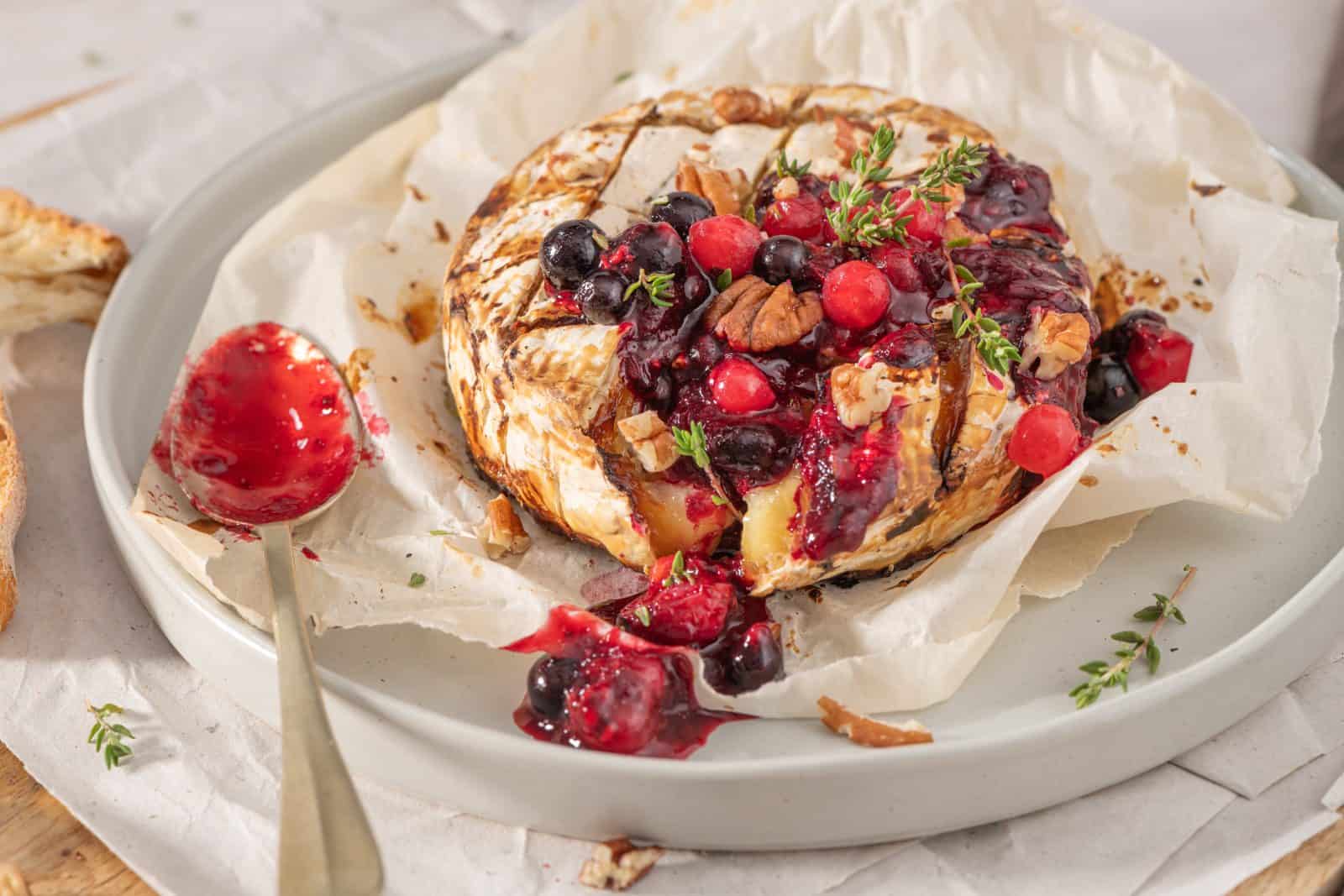 25 Easy Party Appetizers for a Crowd 90 Brie with jam