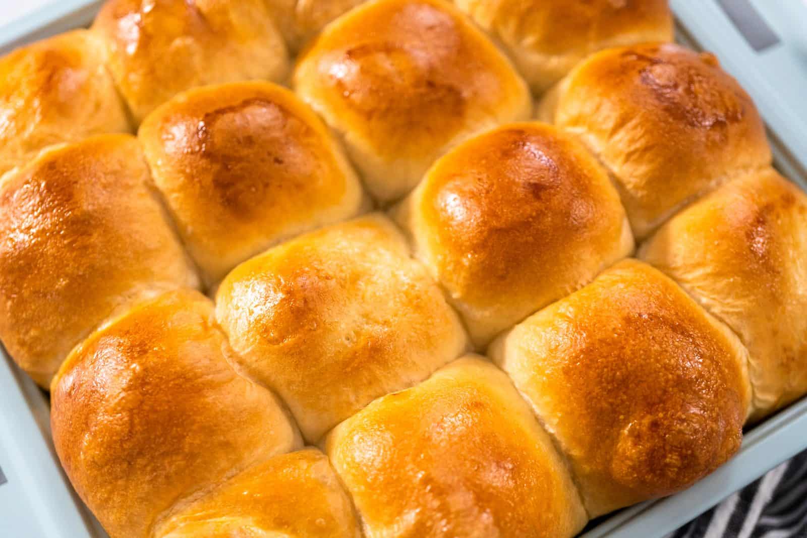 15 Copycat Texas Roadhouse Recipes (Rolls and Butter Included) 16 Texas roadhouse roll