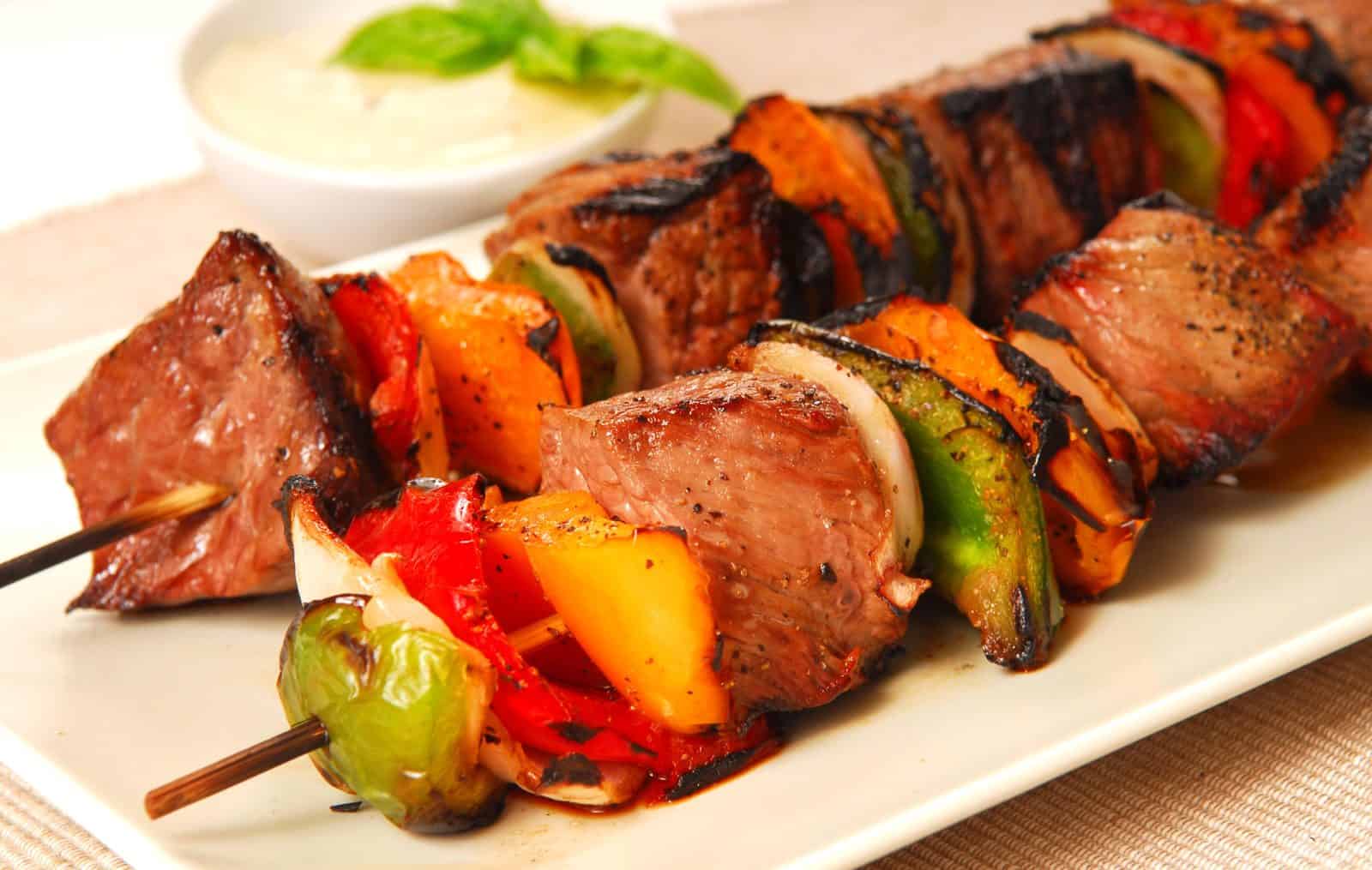 15 Copycat Texas Roadhouse Recipes (Rolls and Butter Included) 26 Steak kabob