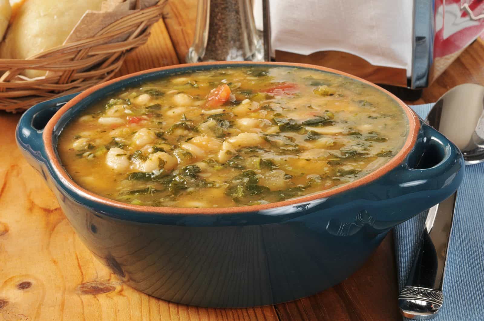 25 Heart-Healthy Chicken Recipes to Keep You Feeling Great! 7 Chicken kale and white bean soup