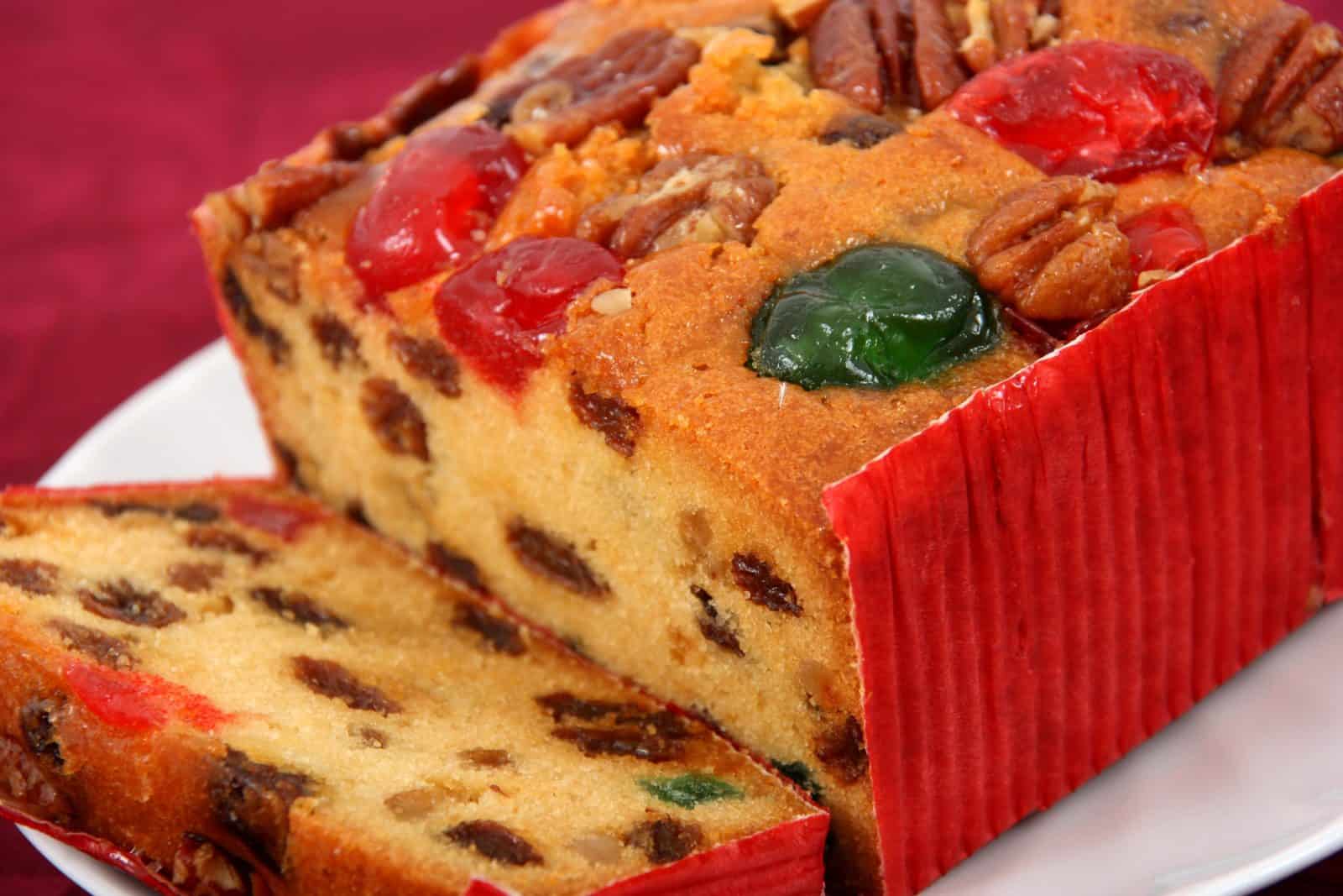 30 Grandma's Old-Fashioned Holiday Recipes 34 Fruitcake
