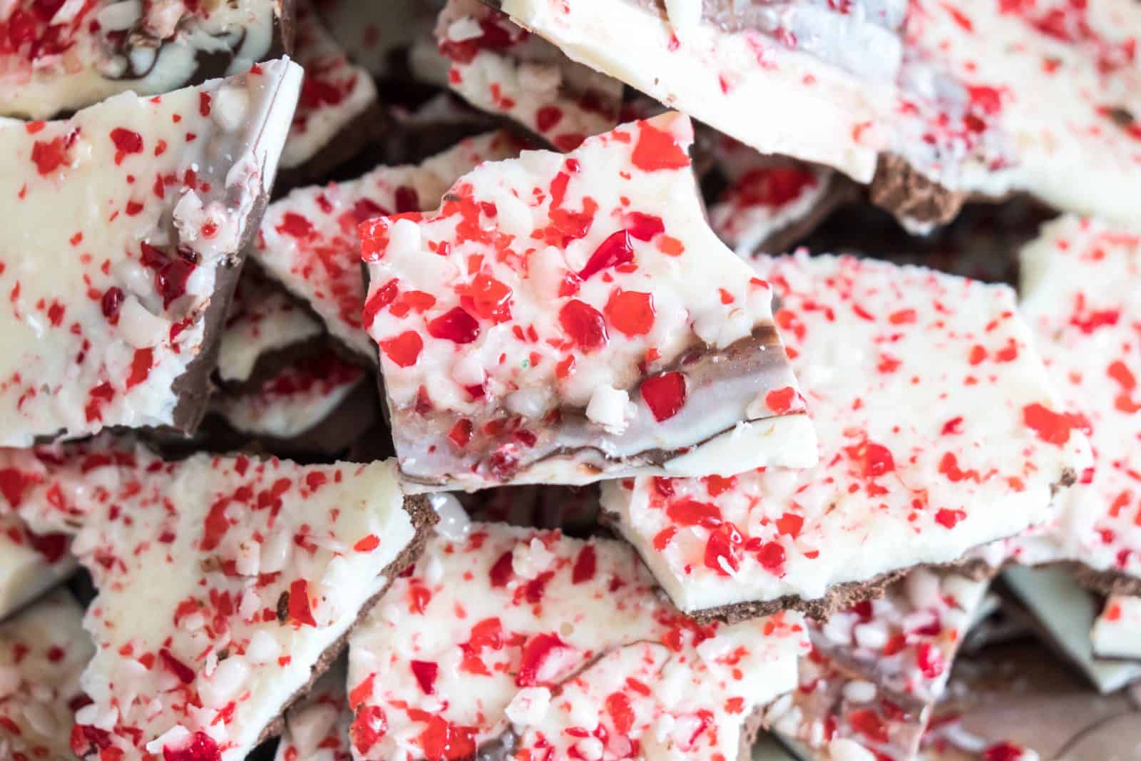 30 Grandma's Old-Fashioned Holiday Recipes 51 Peppermint bark