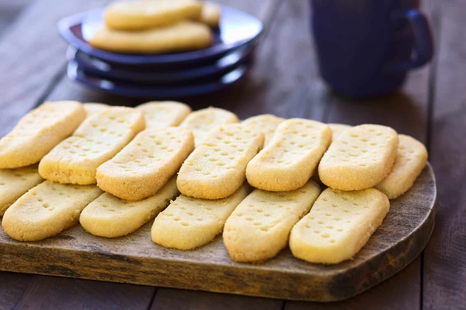 30 Grandma's Old-Fashioned Holiday Recipes 53 Shortbread cookie