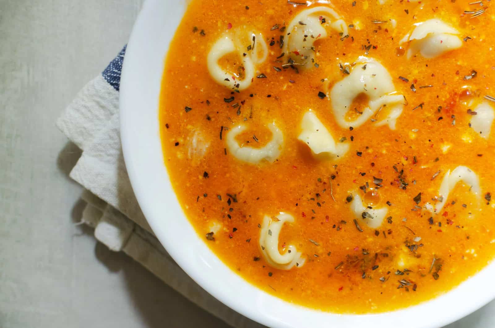 Beefy tomato tortellini soup