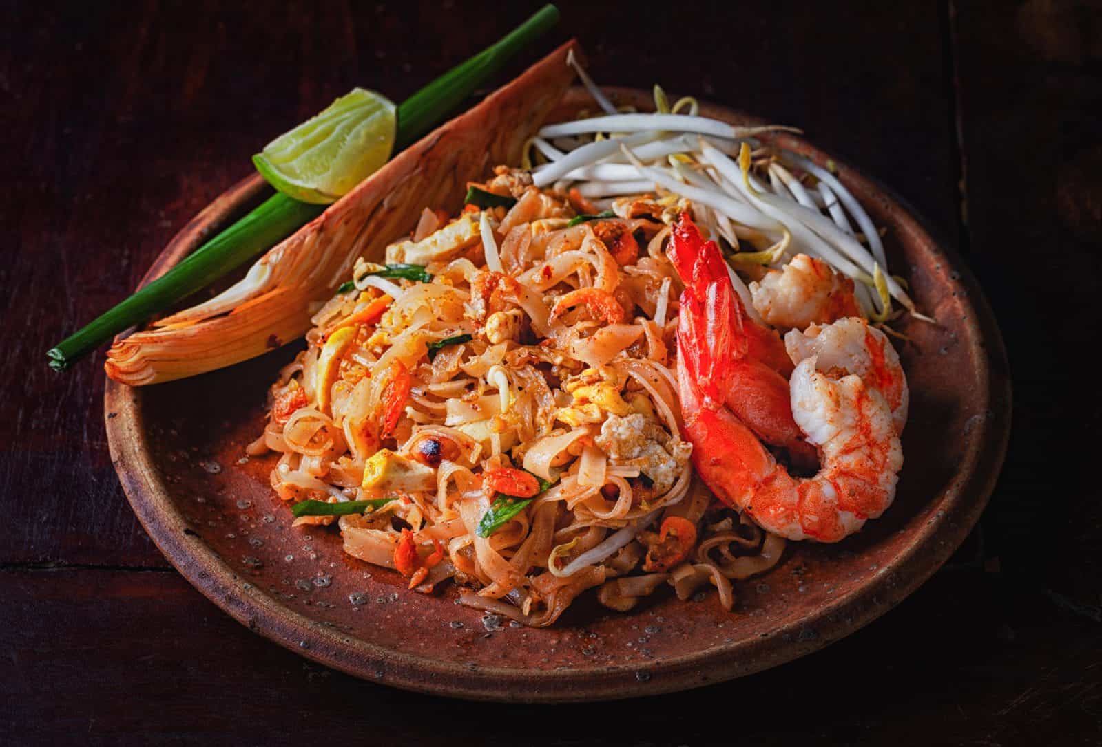 16 Easy One Pot Recipes For Lazy Weekend Dinners: Simplify Your Cooking Routine 48 Pad thai