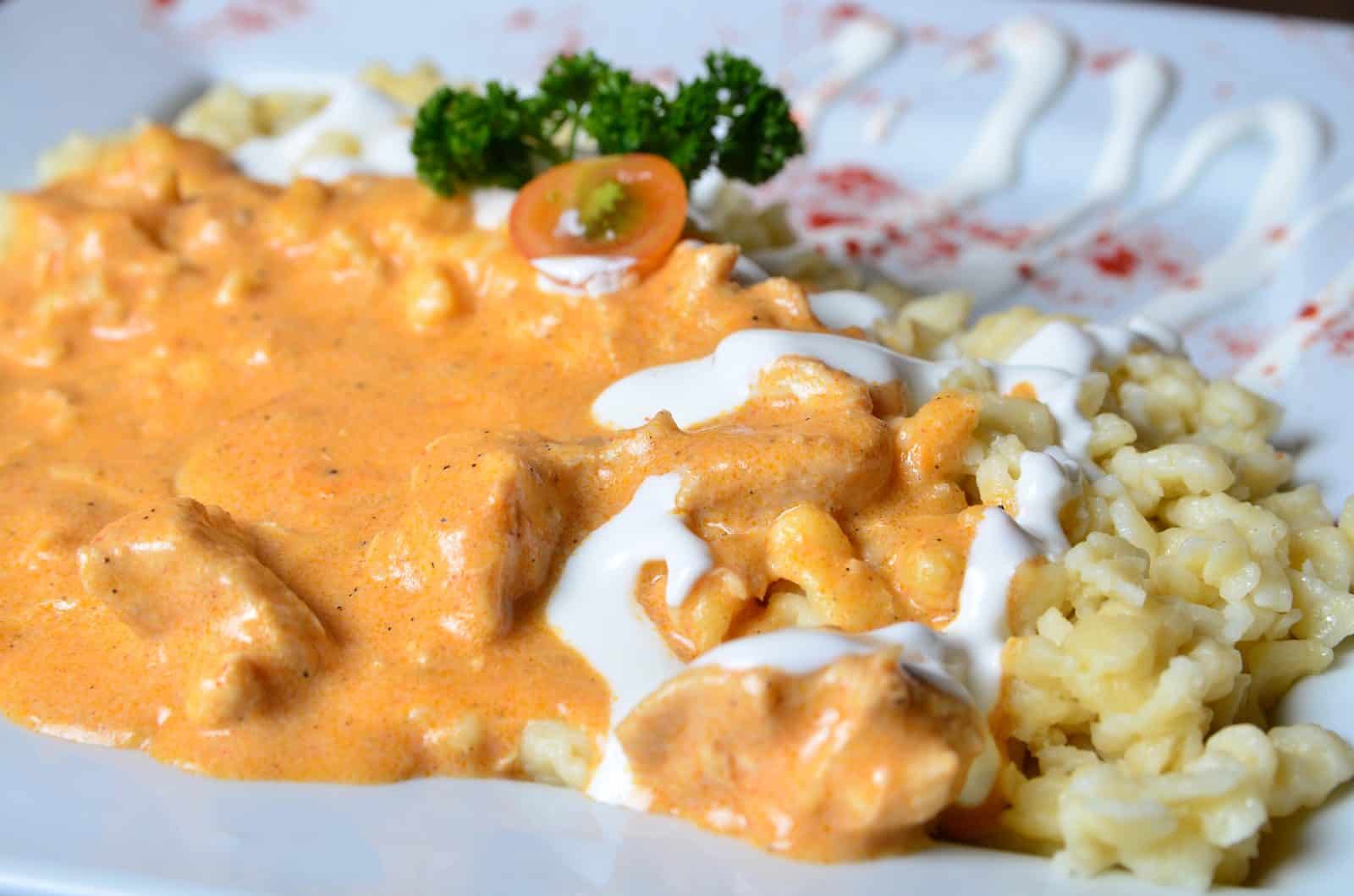 16 Easy One Pot Recipes For Lazy Weekend Dinners: Simplify Your Cooking Routine 60 Chicken paprikash