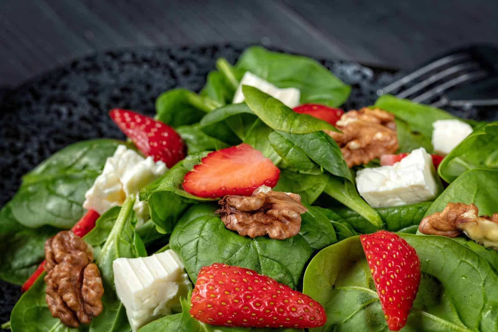 Strawberry spinach salad