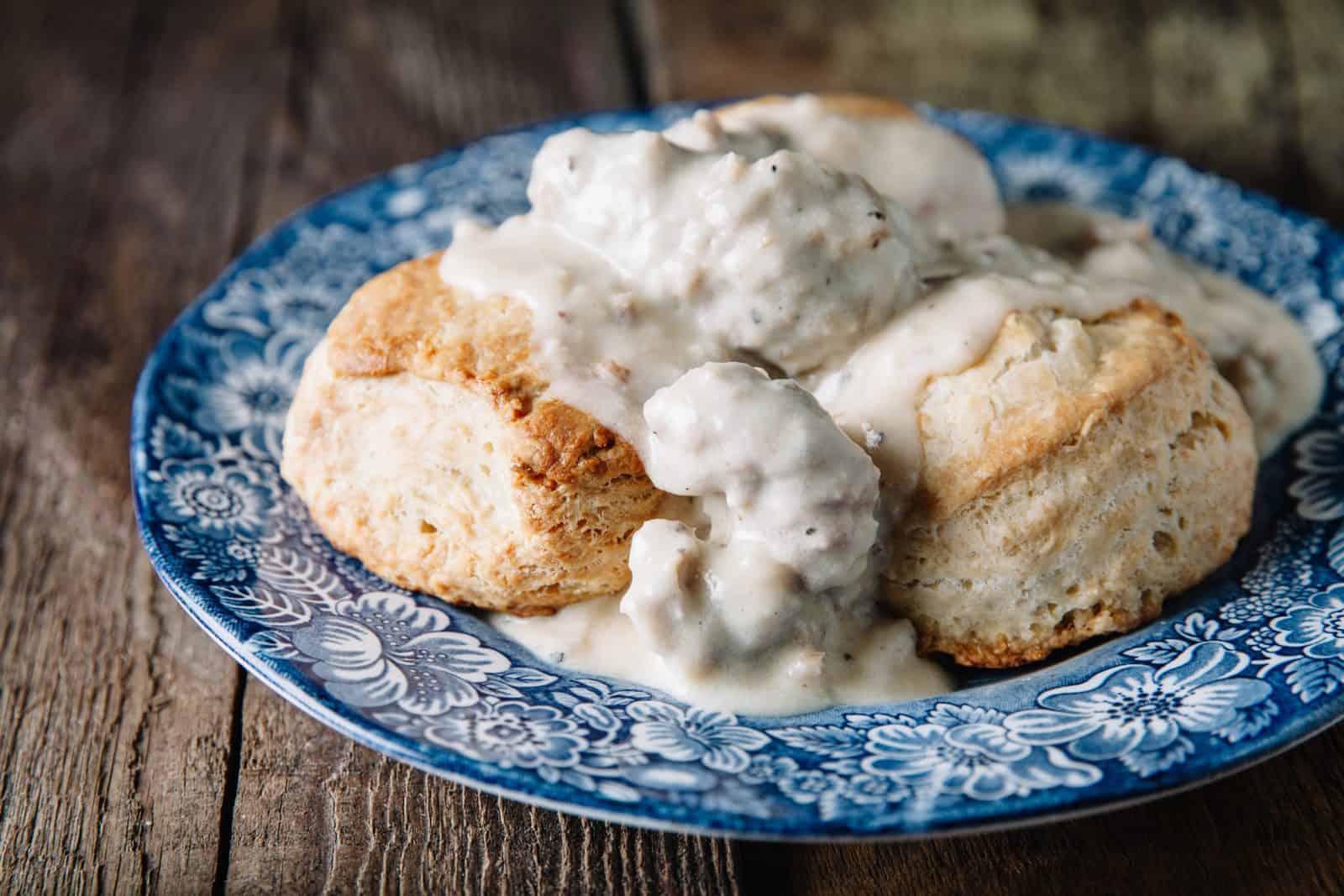 26 Warm Breakfast Ideas for Cold Mornings 40 Biscuits and gravy warm breakfast