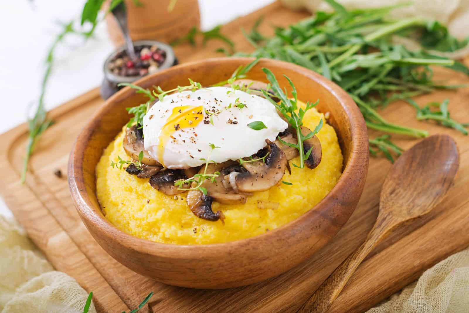 26 Warm Breakfast Ideas for Cold Mornings 46 Warm breakfast polenta bowl