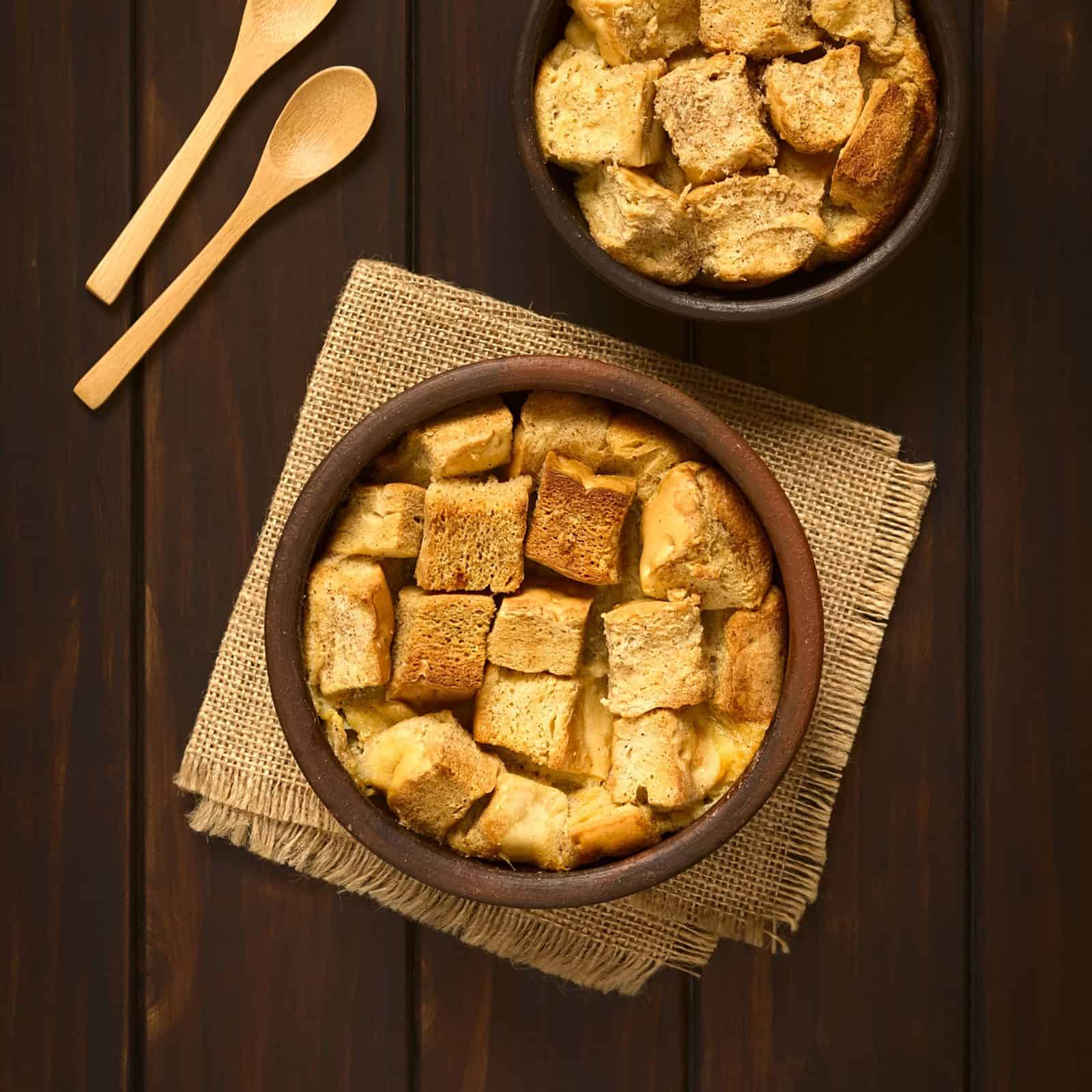 26 Warm Breakfast Ideas for Cold Mornings 54 Warm breakfast bread pudding