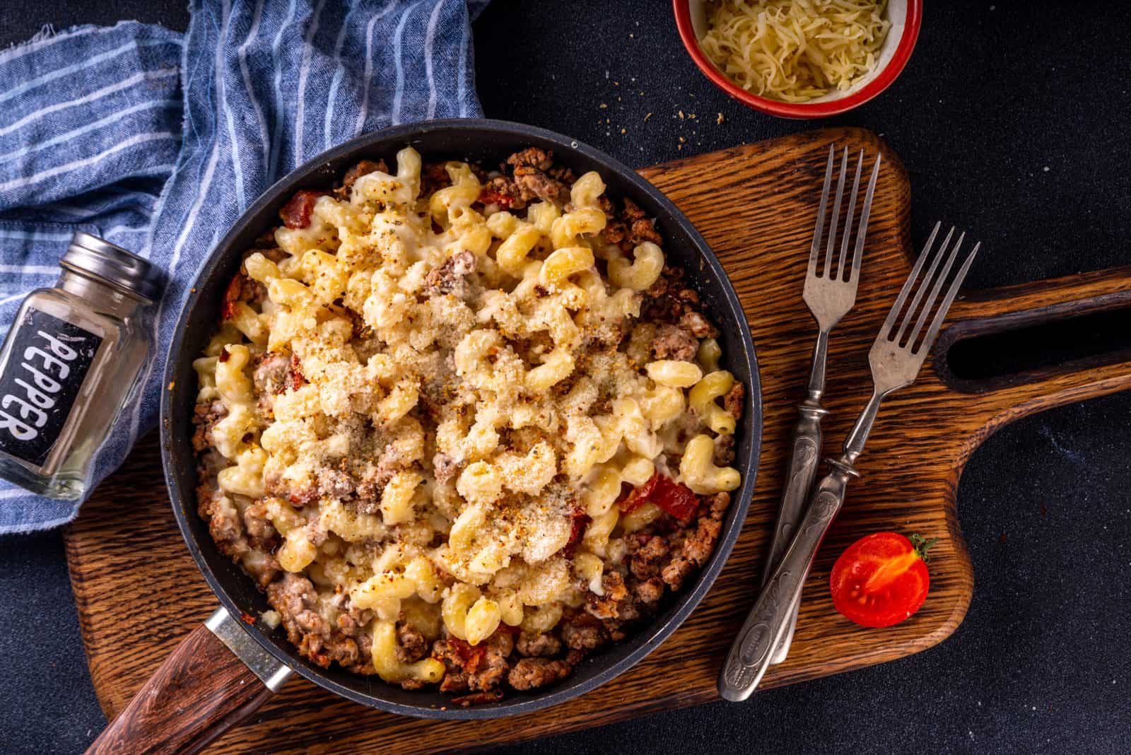 Beefy mac cheese mash