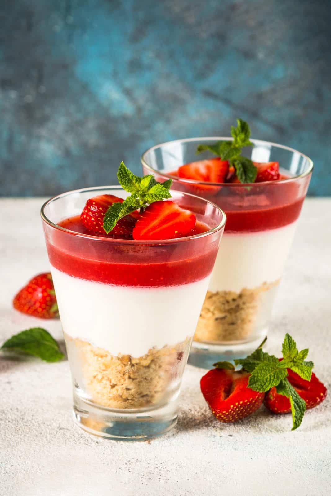 22 Mini Cheesecake Recipes for Parties 20 Cheesecake trifles in cup