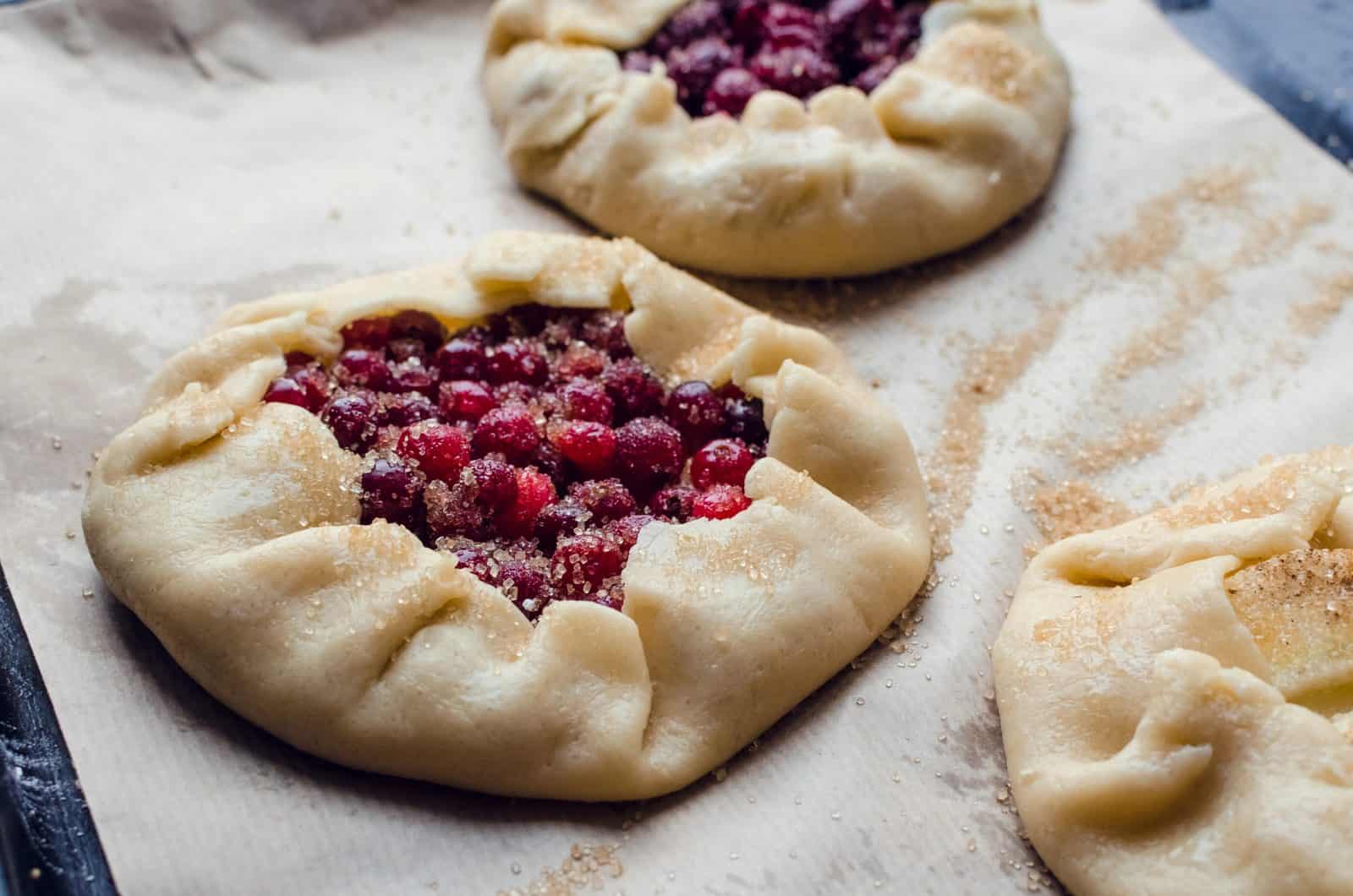 30 Apple Dessert Recipes That Look Fancy With Zero Effort 22 Apple cranberry crostata