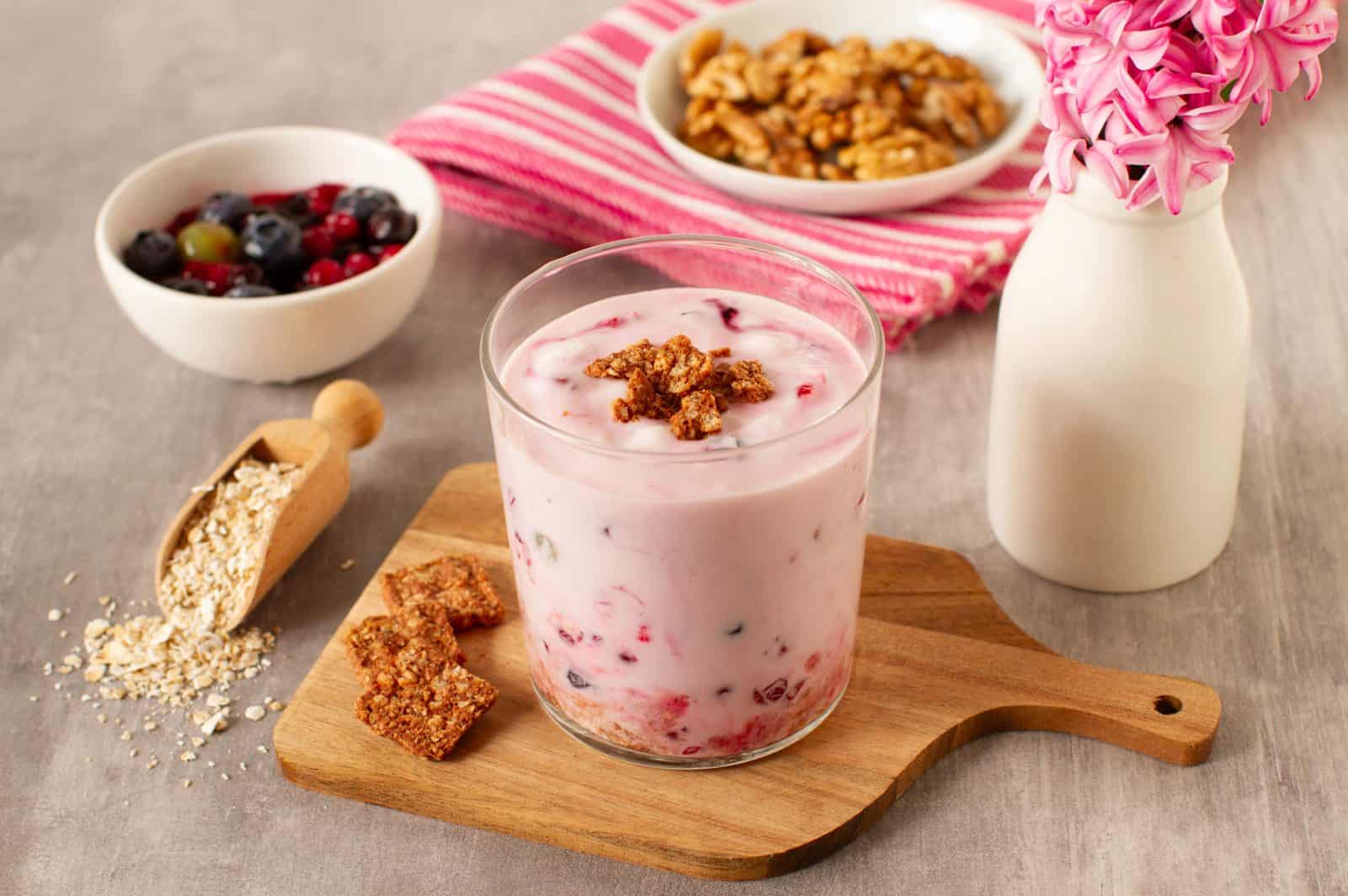These 23 Overnight Oats Recipes Will Transform Your Morning Routine 36 Red velvet oats