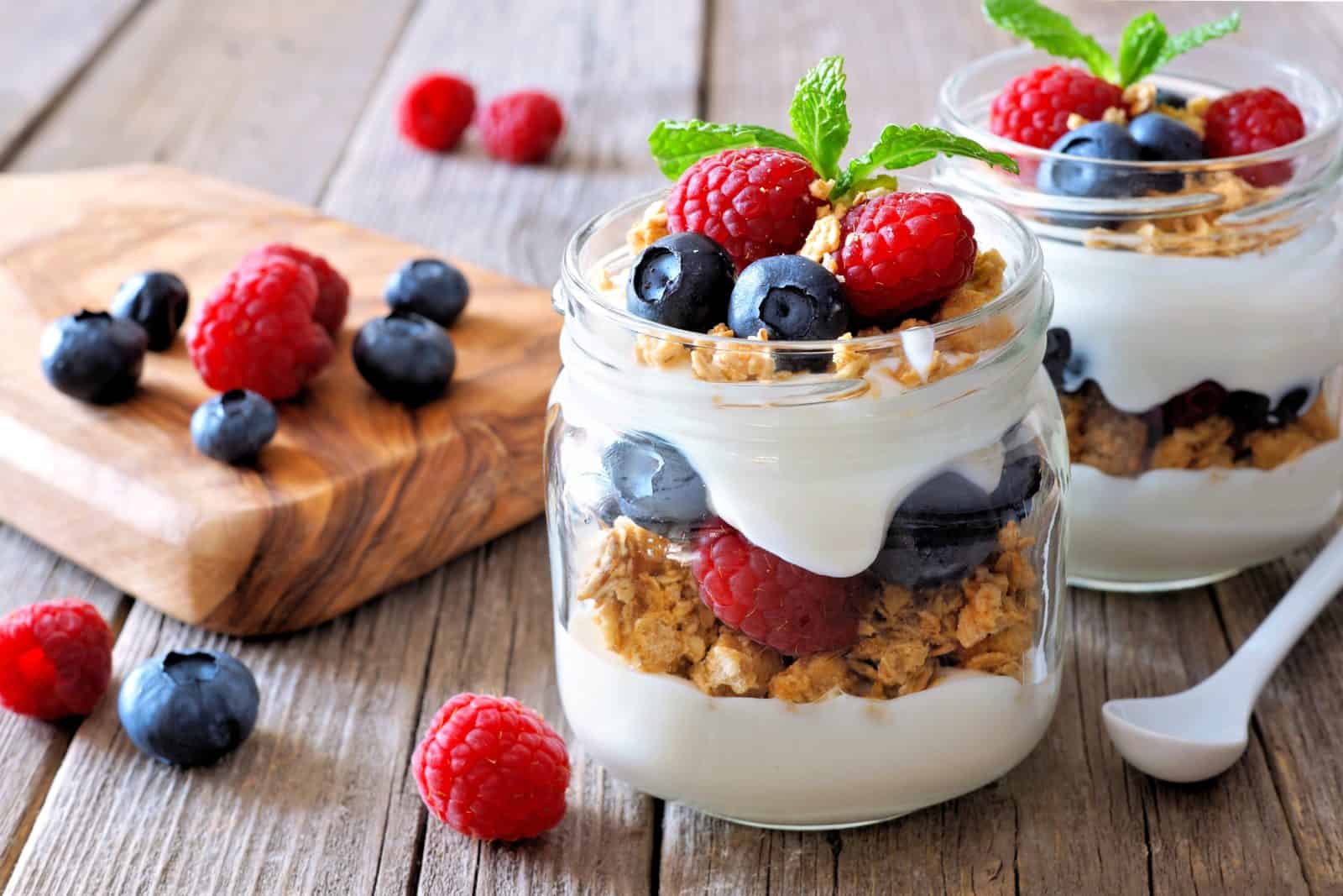 Greek yogurt berry parfait