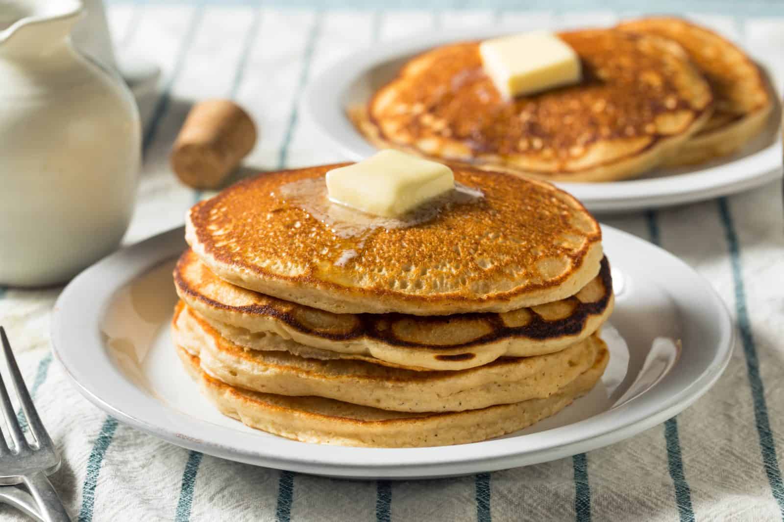 Copycat Breakfast Recipes for Slow Weekends 2 Cracker barrel pancake