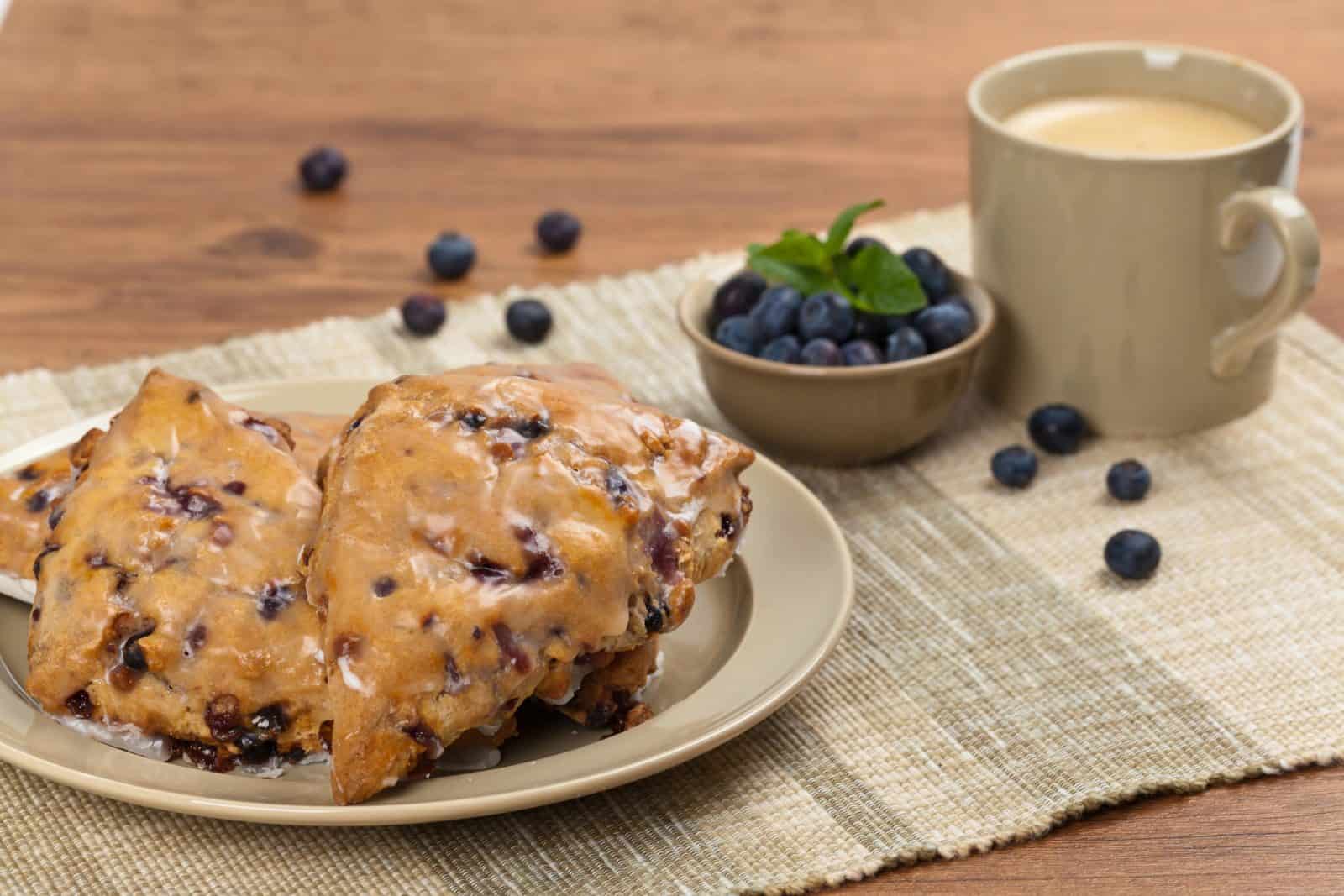 Copycat Breakfast Recipes for Slow Weekends 22 Starbucks blueberry scone