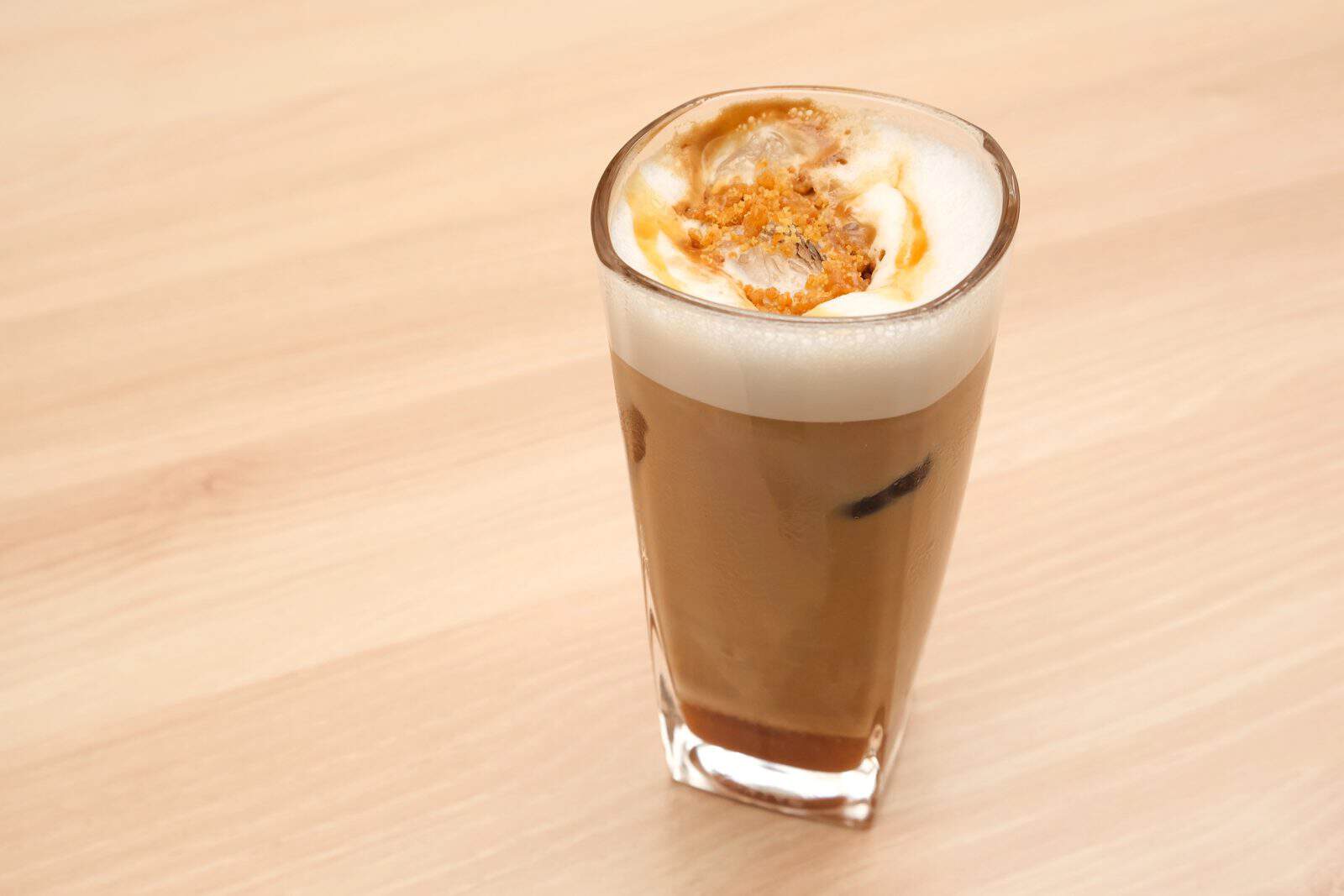 Iced caramel macchiato