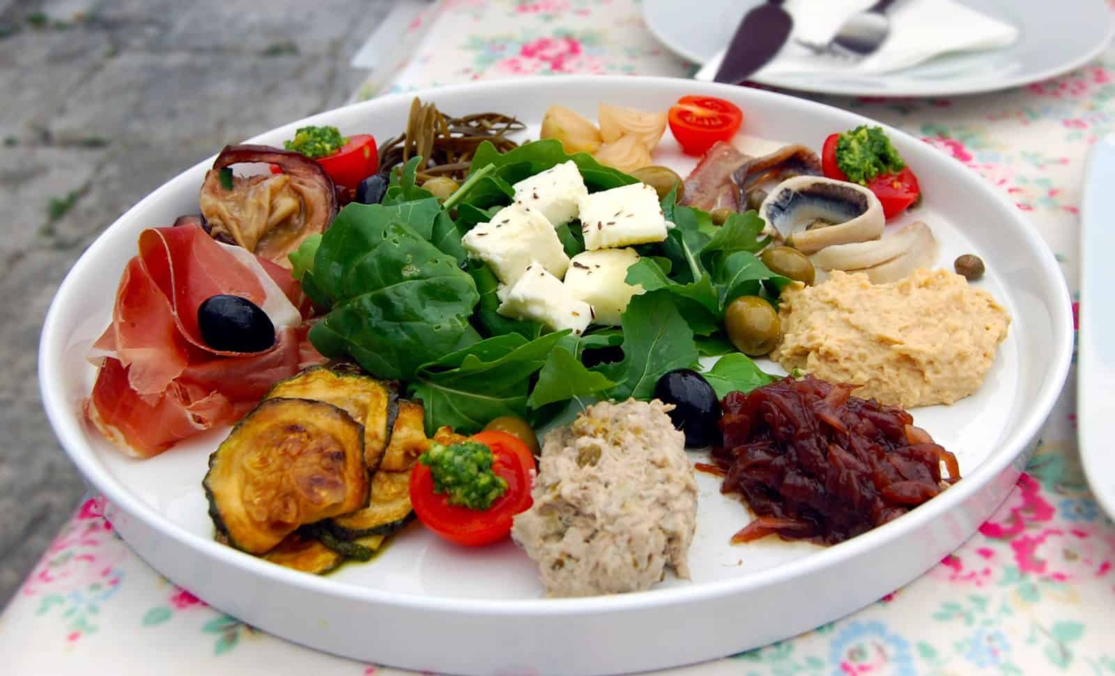 Greek mezze platter