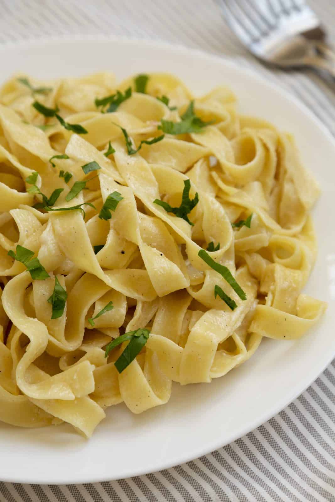 12 One-Pot Pasta Dinners for Busy Weeknights (No Draining Required) 32 Garlic parmesan noodles
