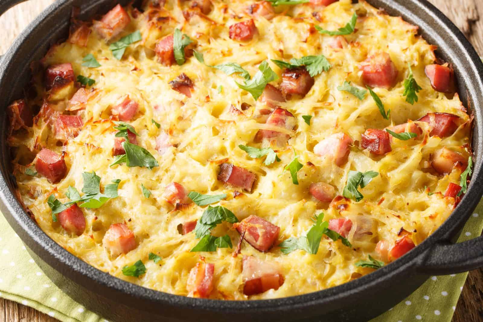18 Breakfast Casserole with Hashbrowns for Busy School Days 6 Bacon egg and hash brown breakfast casserole