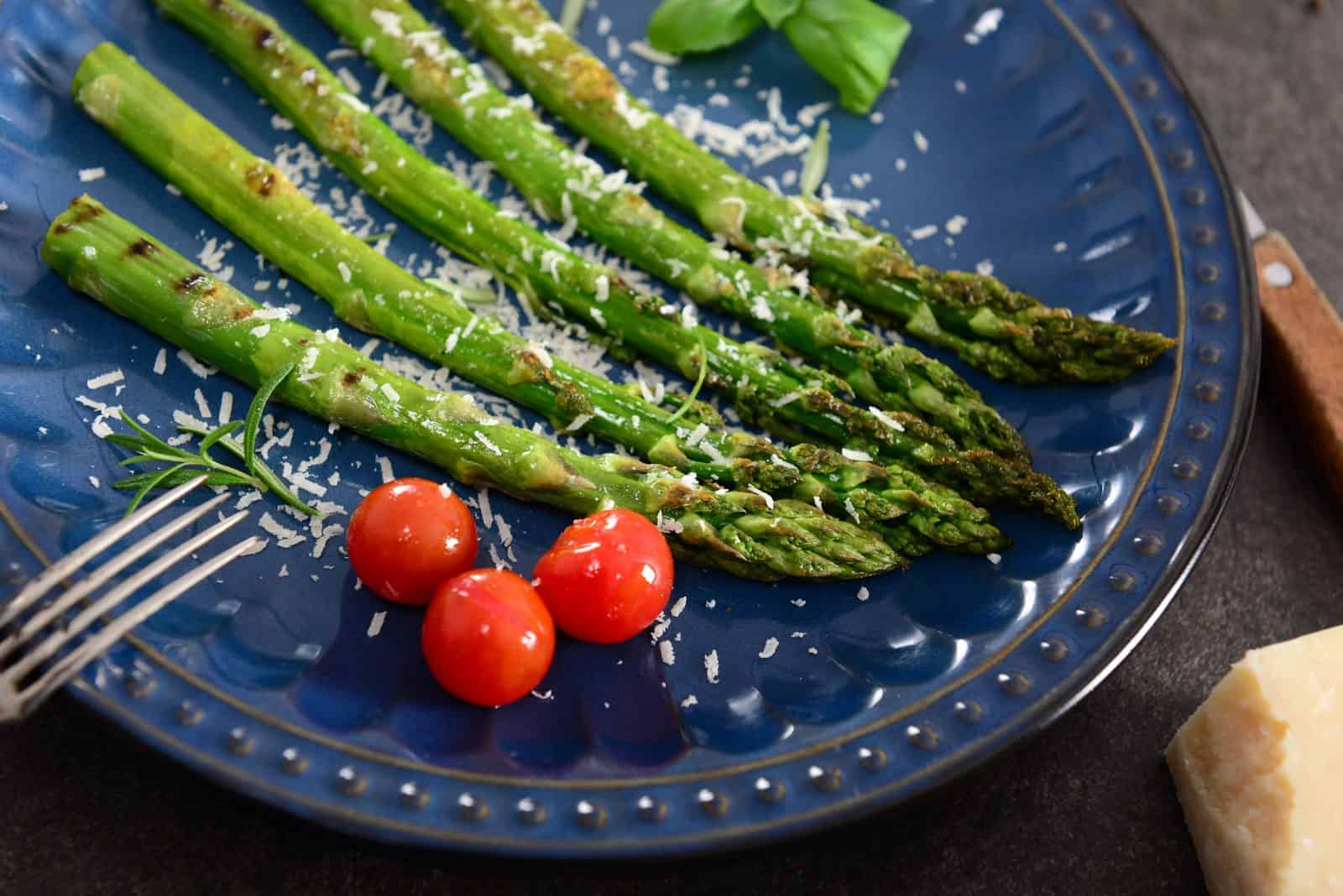 21 Charcuterie Appetizers Made Easy: Wow Your Guests in Minutes 70 Asparagus parmesan