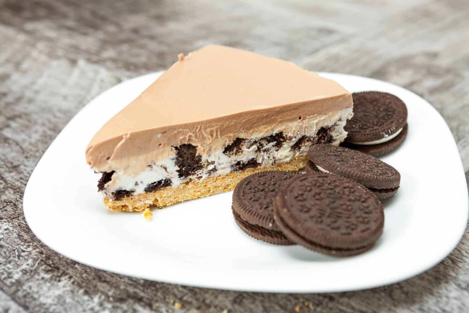 15 Cheesecake Factory Copycat Recipes You Can Make Cheaper at Home 7 Oreo dream extreme cheesecake
