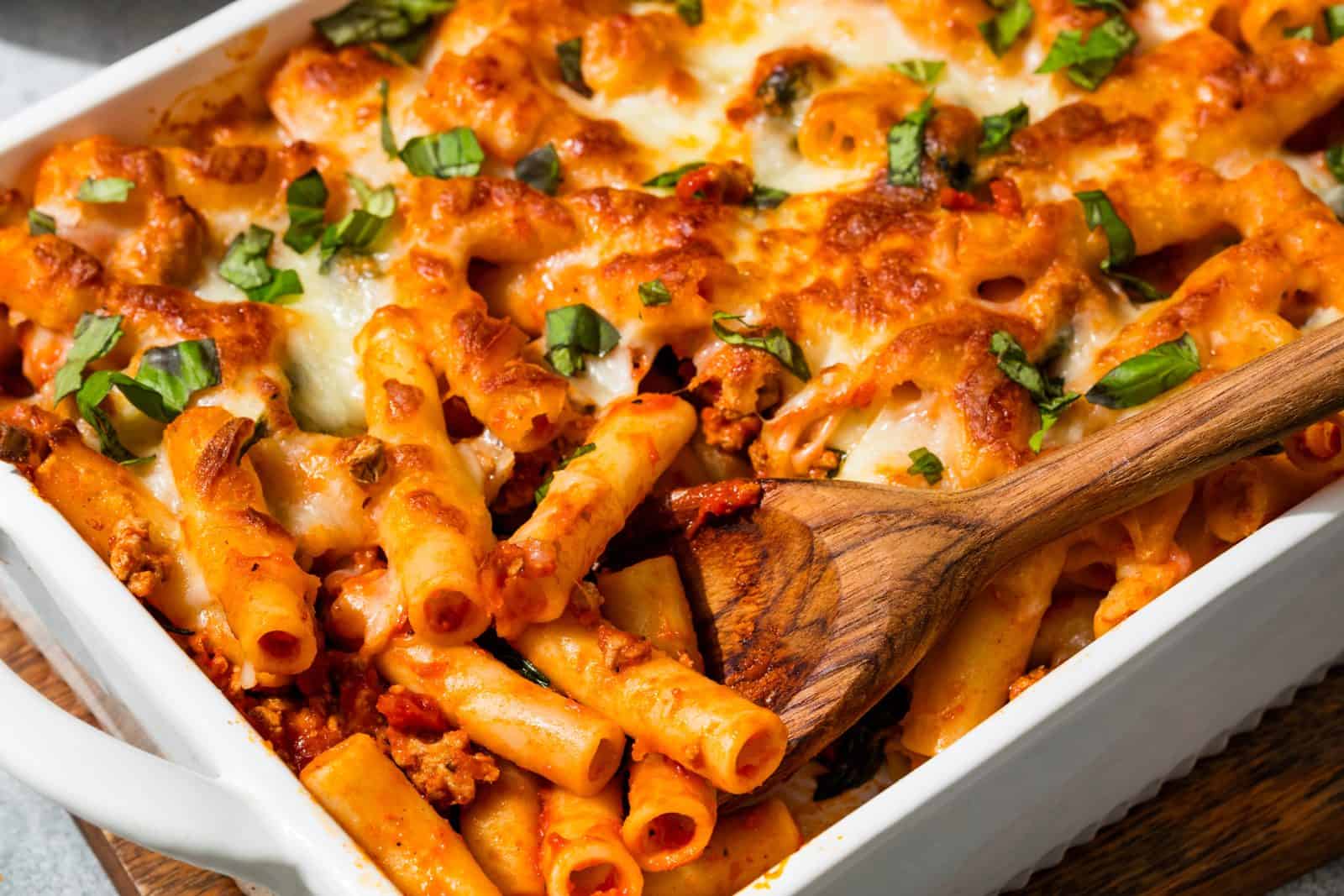 17 Easy Oven Recipes for Hands-Off Dinners 44 Baked ziti