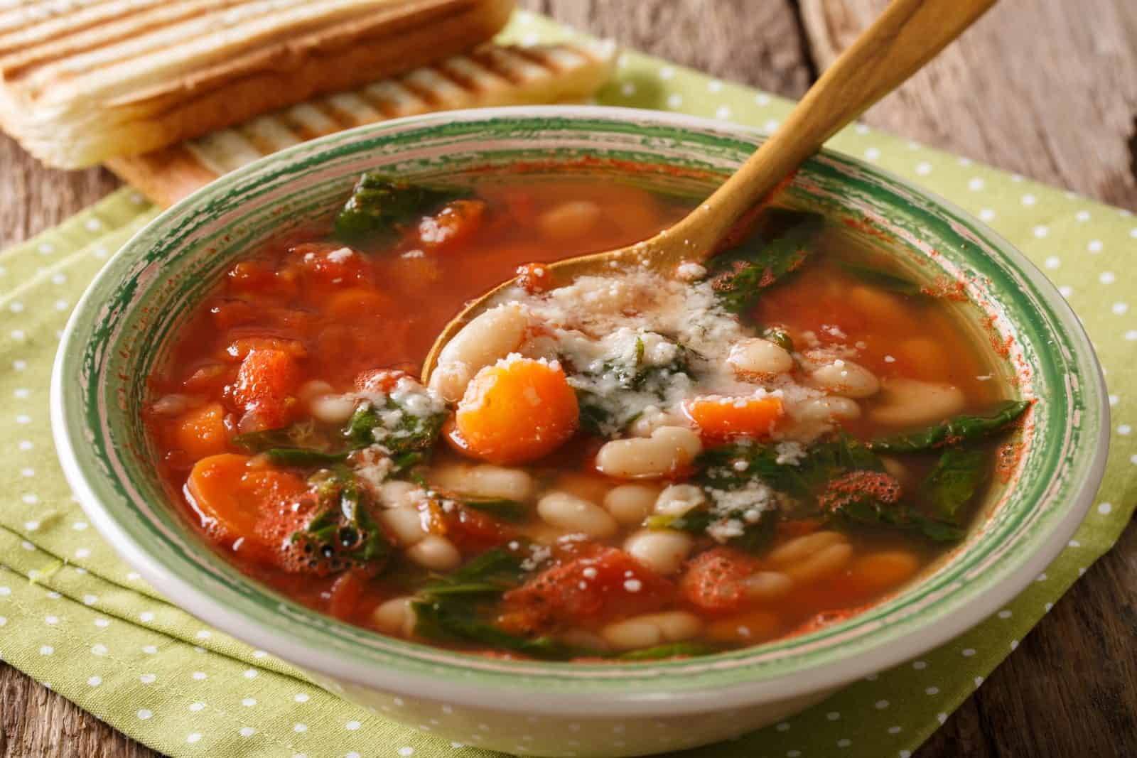 31 Cozy Healthy Soup Recipes for Winter 4 White bean spinach and rosemary soup