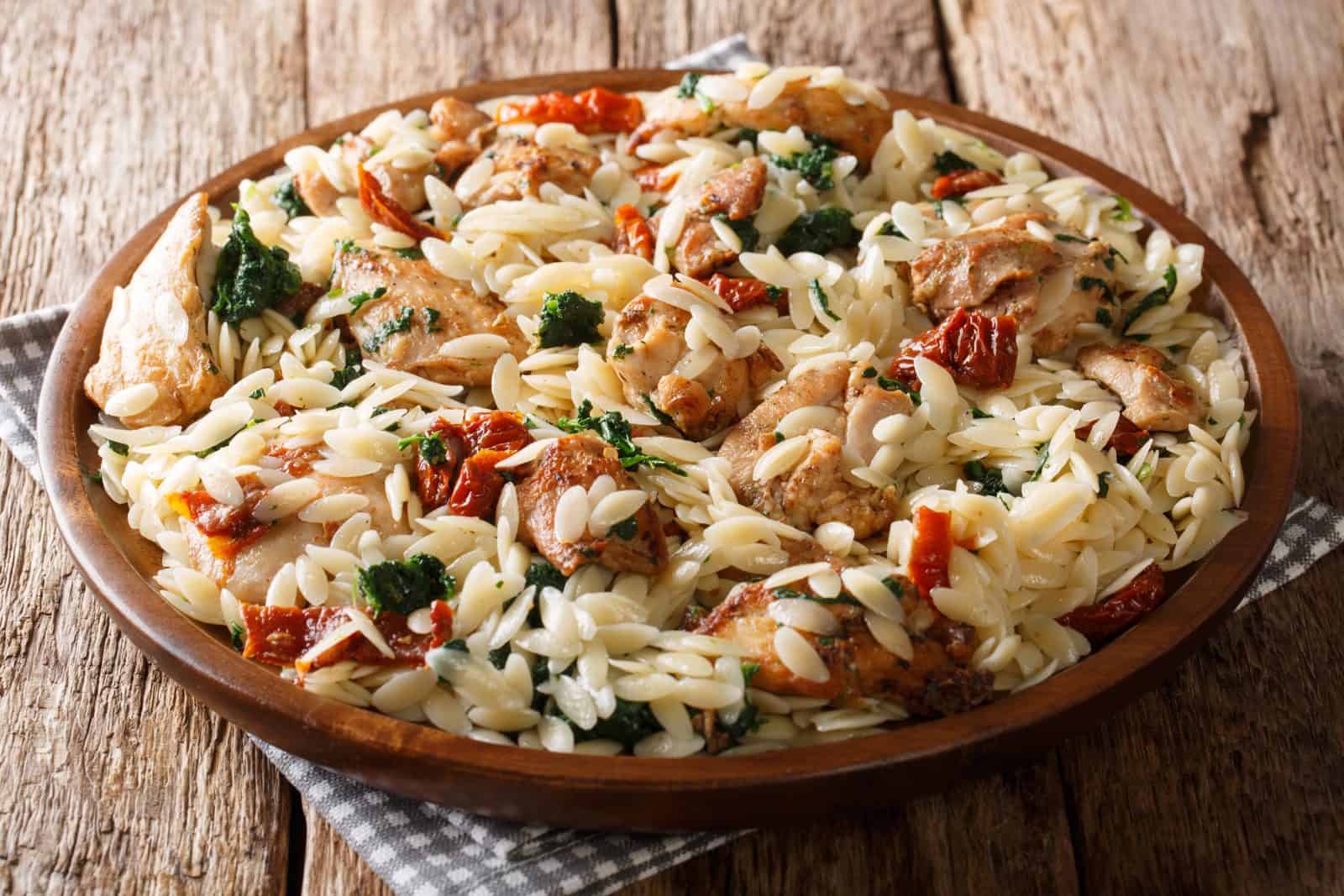 15 Easy Recipes Using Canned Chicken You’ll Actually Love: Quick and Delicious Meal Ideas 16 Lemon garlic canned chicken orzo