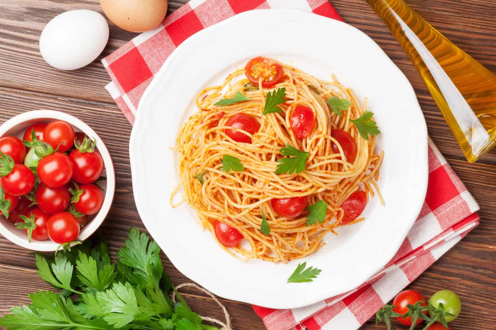 18 Easy Budget Recipes That Taste Expensive 58 Tomato basil pasta